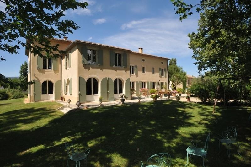 Luberon, Bastide provencale sur propriété de plus de 12 HA